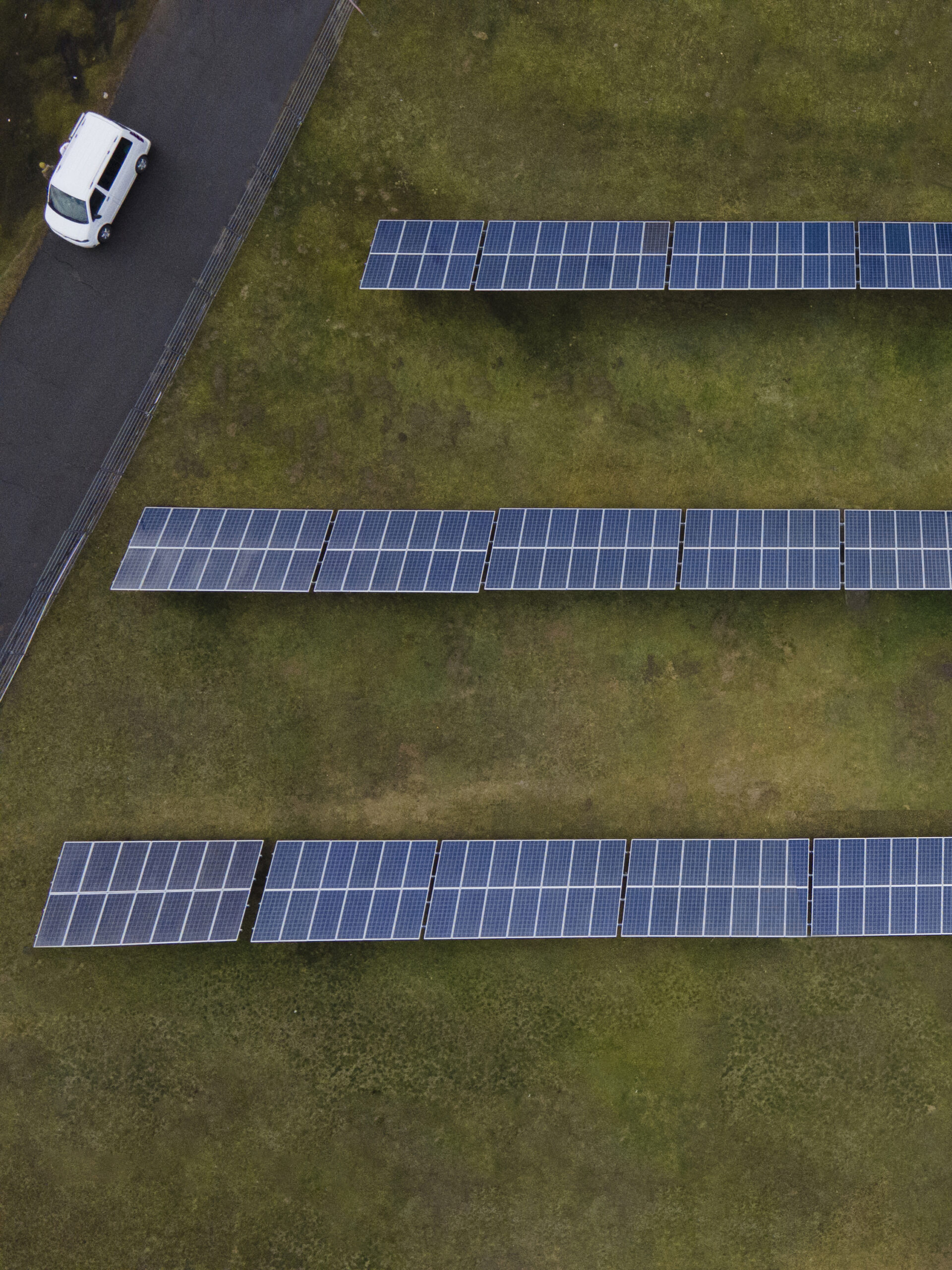 Produção de energia solar próxima a rodovia